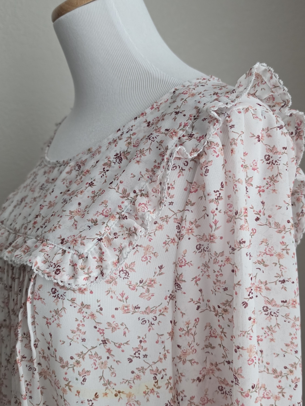 GAP Floral Ruffle Blouse - Picture 8 of 10